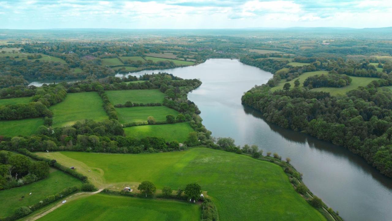 Quirky Vintage Horsebox Conversion With Stunning Views Of Ardingly Reservoir Balcombe Dış mekan fotoğraf