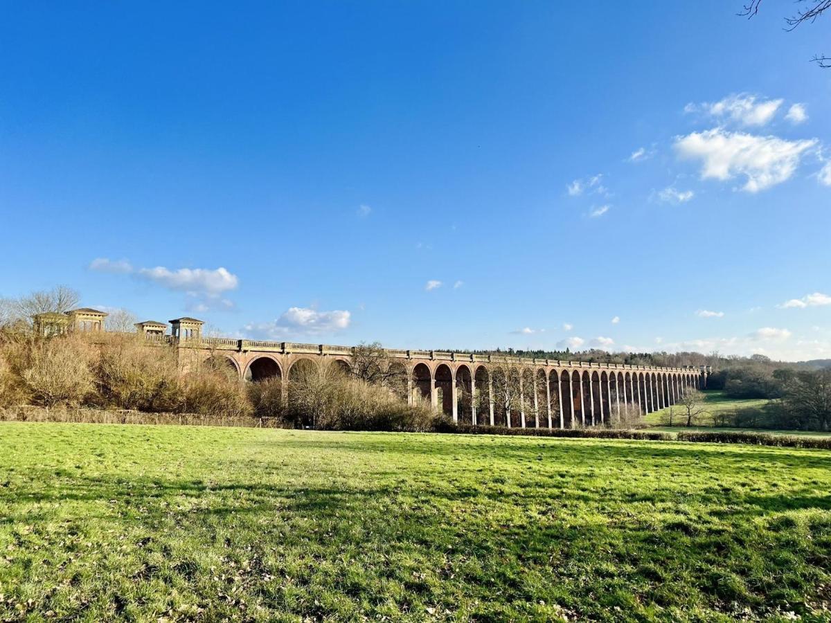 Quirky Vintage Horsebox Conversion With Stunning Views Of Ardingly Reservoir Balcombe Dış mekan fotoğraf